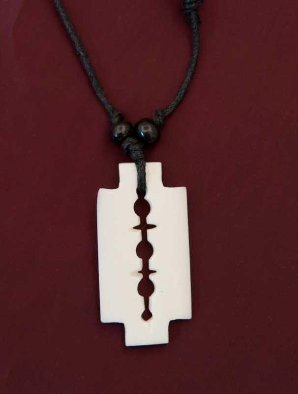 Collier Pendentif Équitable Tibétain Ethnique Tribal Lame De Rasoir