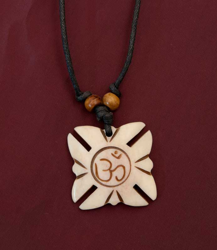 Collier Pendentif Équitable Tibétain Ethnique Tribal Double Dorje Vajra