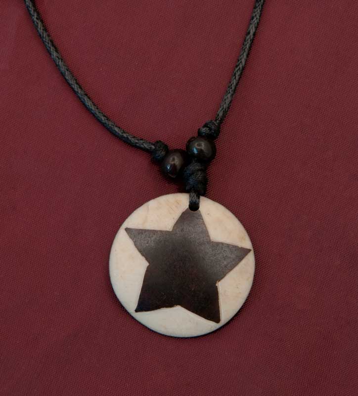 Collier Pendentif Étoile Pentagramme en Corne de Yak