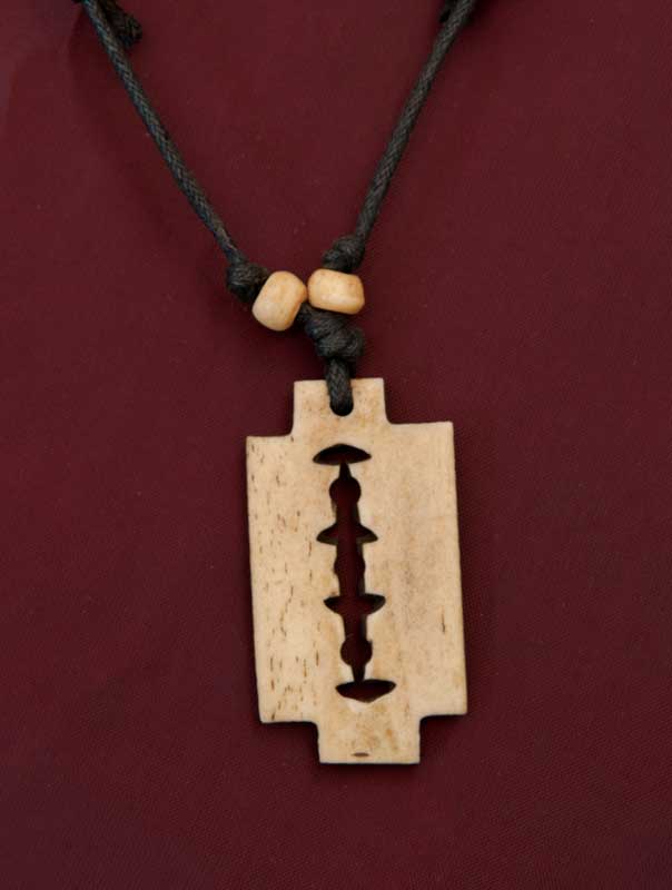 Collier Pendentif Équitable Tibétain Ethnique Tribal Lame De Rasoir