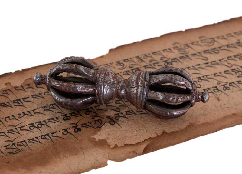 Ancien Dorje Vajra Tibétain À 9 Branches En Fer – Objet Rituel Bouddhiste
