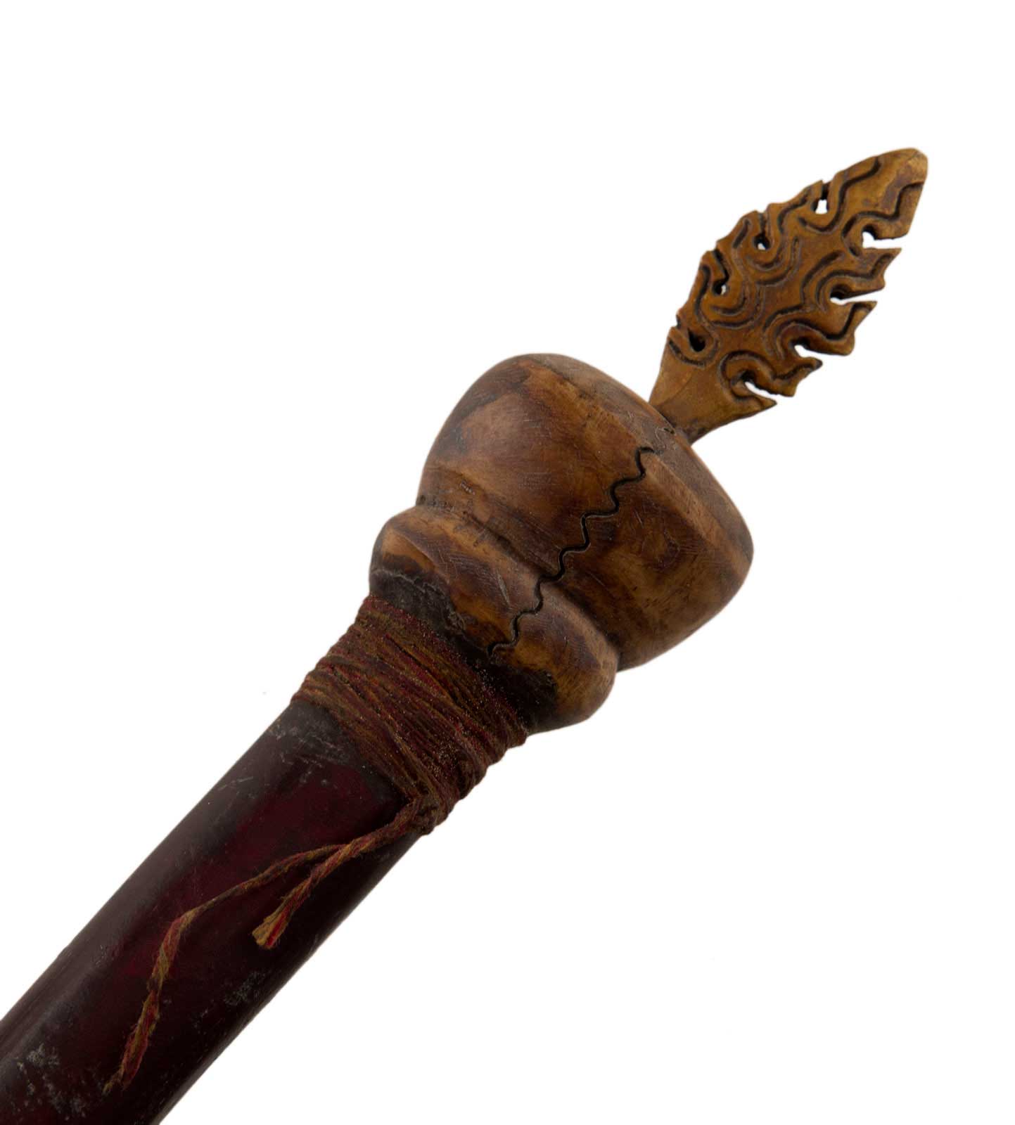 Khatvanga Tibétain en Bois et Os de Bovin – Sceptre Rituel Bouddhiste Tantrique