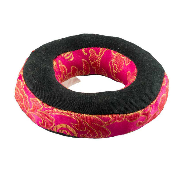 Coussin pour Bol Tibétain Chantant en Brocart Rose Fuchsia Ø9cm – Artisanat du Népal