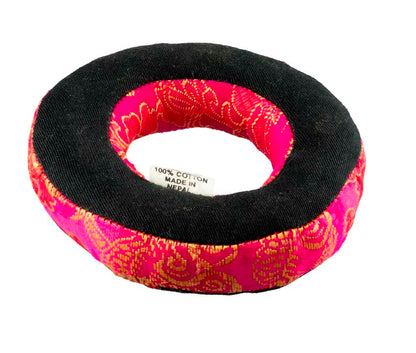 Coussin pour Bol Tibétain Chantant en Brocart Rose Fuchsia Ø9cm – Artisanat du Népal
