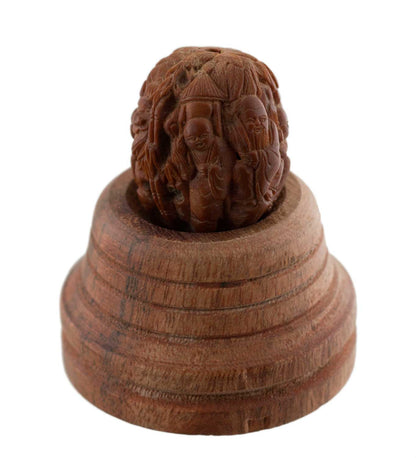 Coquille de Noix Hediao Sculptée – Bouddha et Moines Luohan