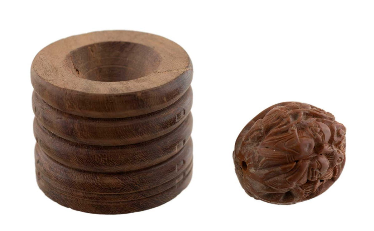 Coquille de Noix Hediao Sculptée – Bouddha et Moines Luohan
