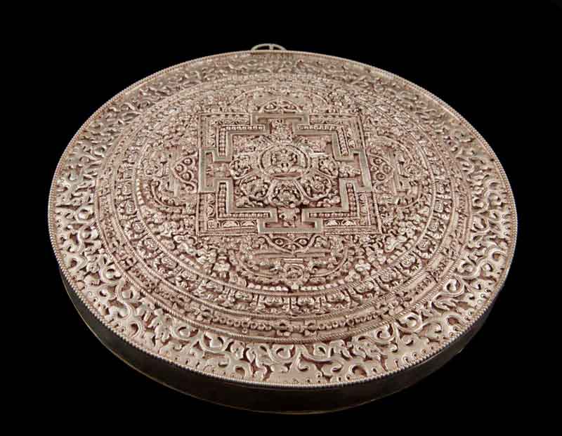 Mandala Bouddhiste Tibétain En Cuivre Argenté 23,5 cm – Symboles Ashtamangala Du Népal