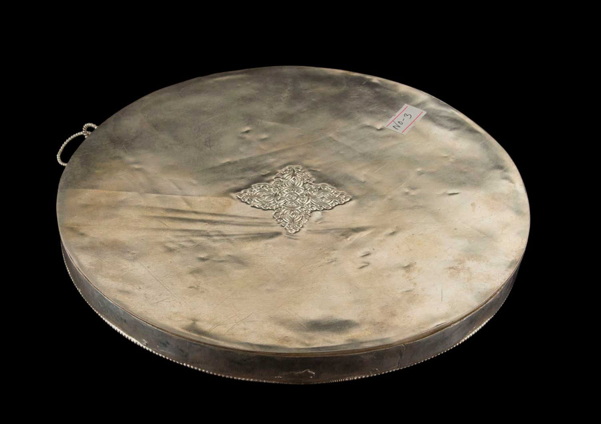 Mandala Bouddhiste Tibétain En Cuivre Argenté 23,5 cm – Symboles Ashtamangala Du Népal