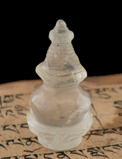 Chorten Stupa Tibétain En Cristal De Roche Quartz – Objet Sacré Du Népal