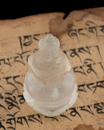 Chorten Stupa Tibétain En Cristal De Roche Quartz – Objet Sacré Du Népal