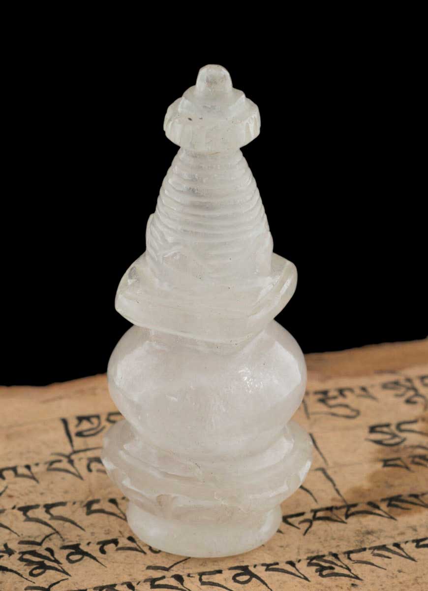 Stupa Chorten Tibétain en Cristal de Roche Quartz 10.2 cm – Reliquaire Bouddhiste du Népal