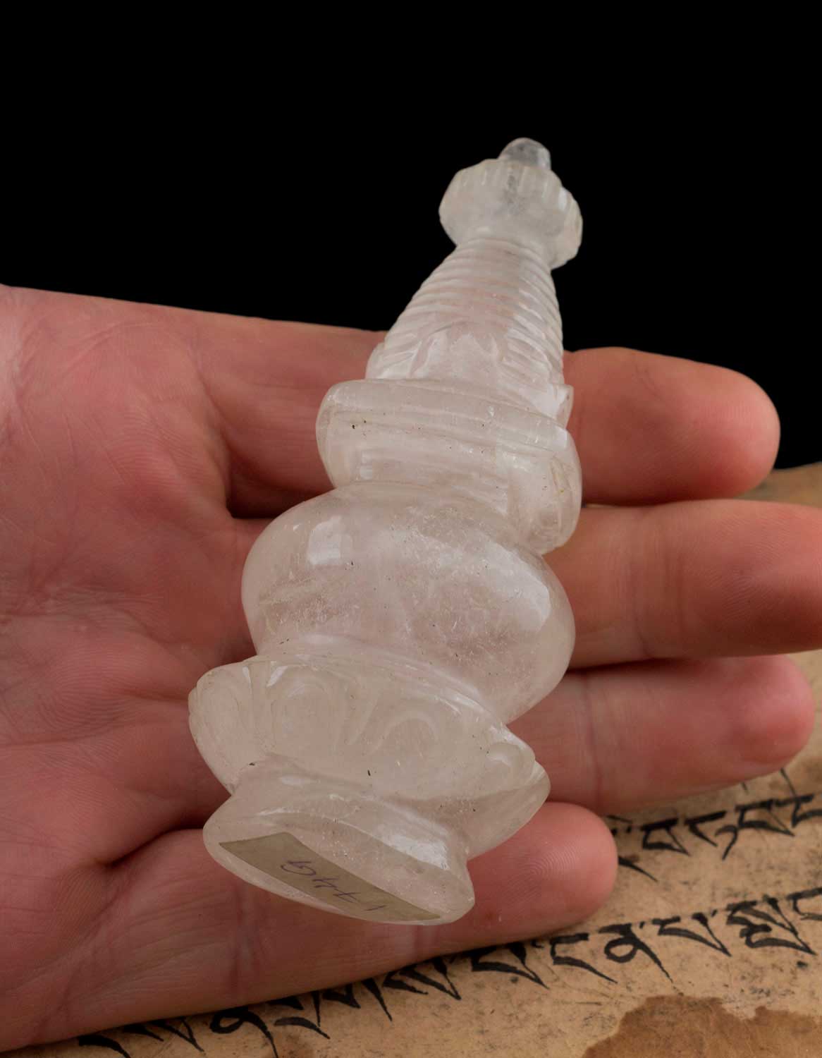 Stupa Chorten Tibétain en Cristal de Roche Quartz 10.2 cm – Reliquaire Bouddhiste du Népal