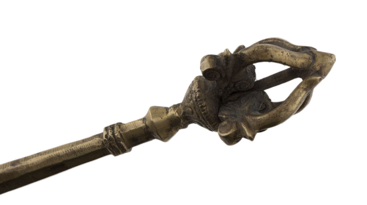 Parashu Drata Ancien en Laiton et Fer – Hache Rituelle Bouddhiste Symbolique