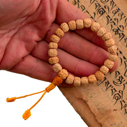 Bracelet Mala Tibétain En Graines De Rudraksha Blanches – Ajustable Et Artisanal