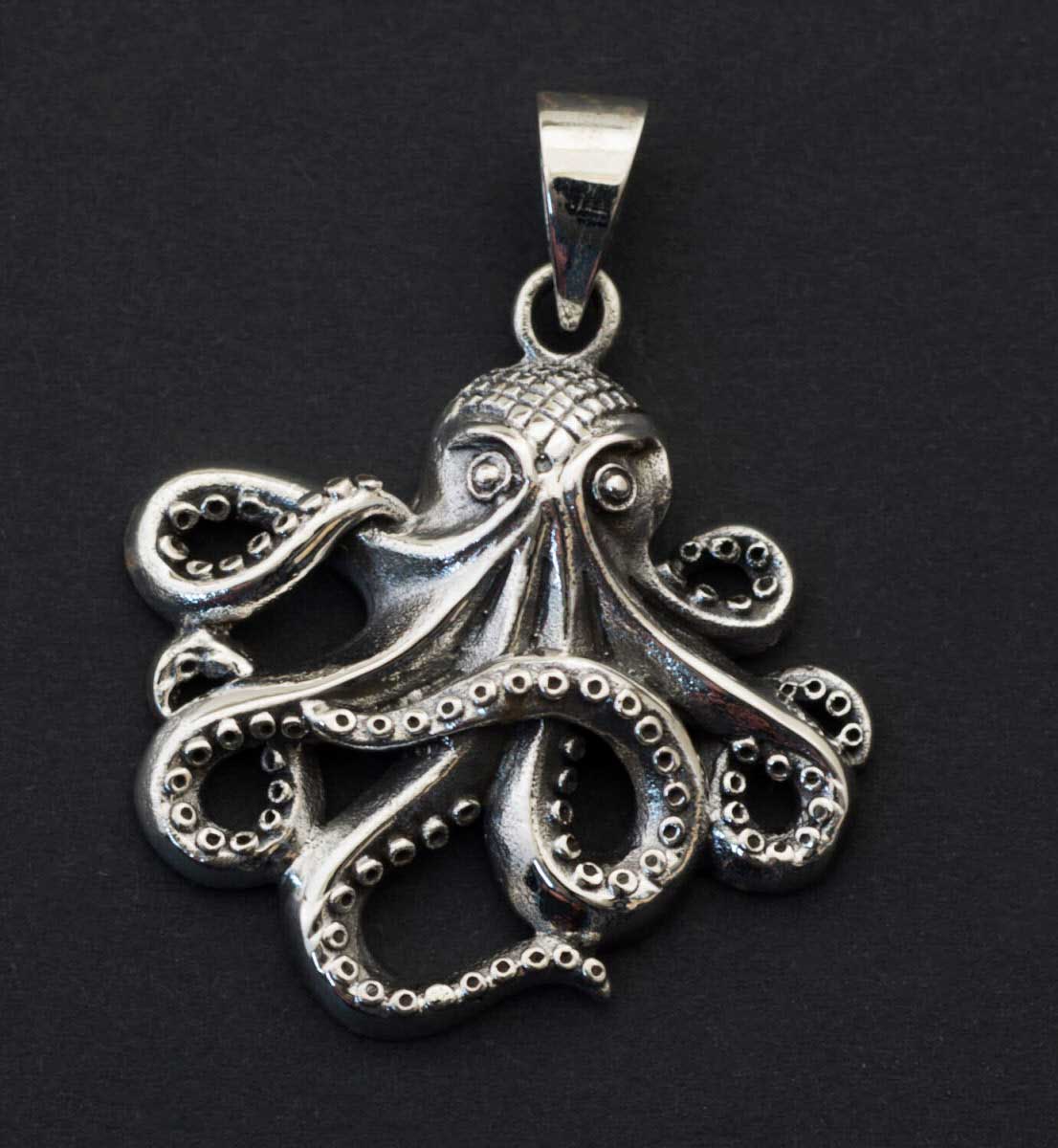 Pendentif pieuvre Viking en argent 925 – bijou nordique symbolique et authentique