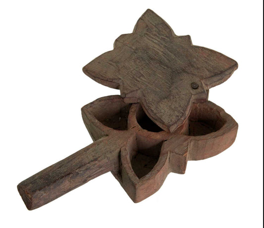 Boîte À Tikka Ancienne En Bois Sculpté – Art Populaire Indien