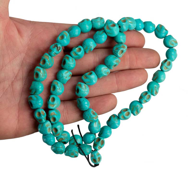 Collier Têtes de Mort en Howlite Bleu Turquoise – Mala Bouddhiste du Népal