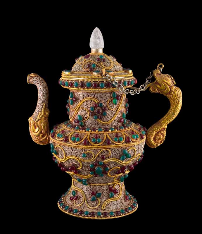 Bhumpa ancien – Vase d’eau lustrale tibétain en cuivre filigrané (Bumpa rituel)