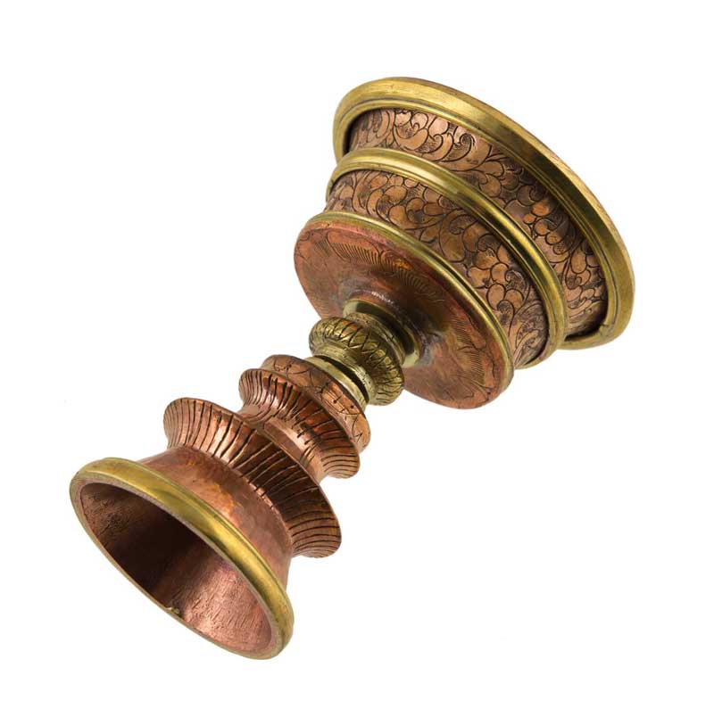 Lampe à beurre bouddhiste de monastère en cuivre ciselé – Dipa pour offrande de lumière