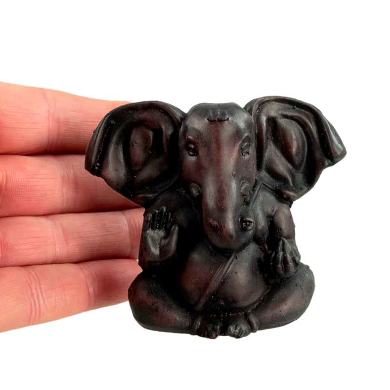 Statue Ganesh en Résine Bordeaux – Dieu Hindou à Tête d’Éléphant