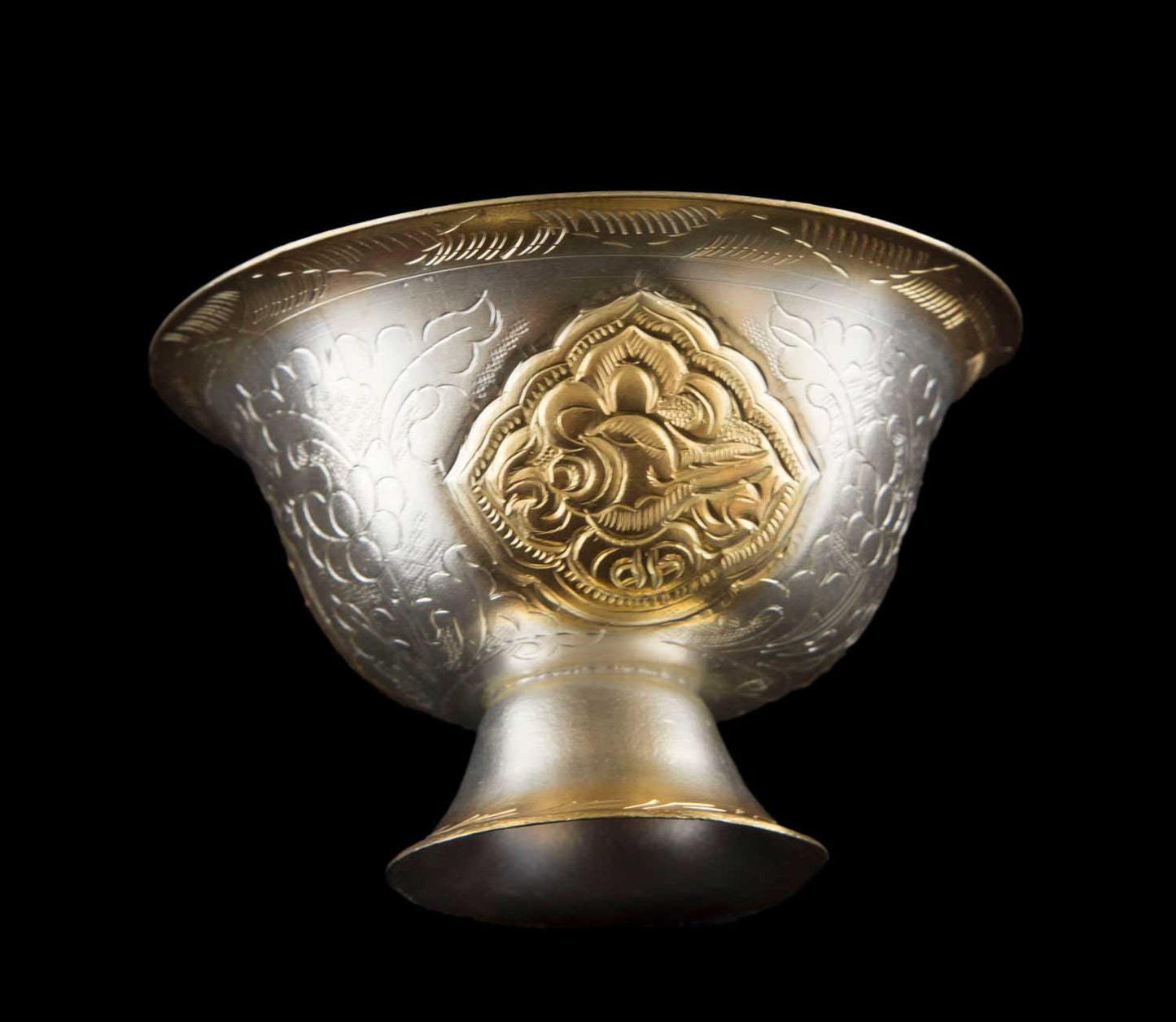 7 Bols d'Offrande Bouddhistes en Cuivre Ciselé Ø 7.1 cm – Artisanat Traditionnel du Népal