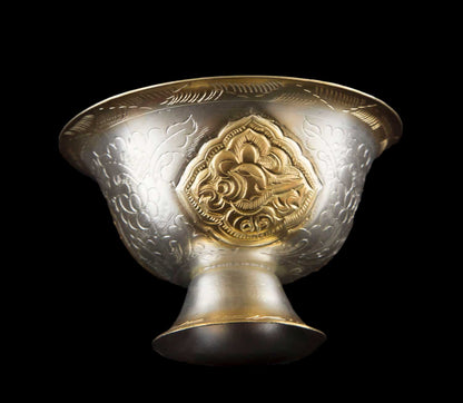 7 Bols d'Offrande Bouddhistes en Cuivre Ciselé Ø 7.1 cm – Artisanat Traditionnel du Népal
