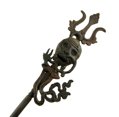 Ancien Khatvanga Tibétain Citipati en Métal – Trident Rituel à Têtes de Mort