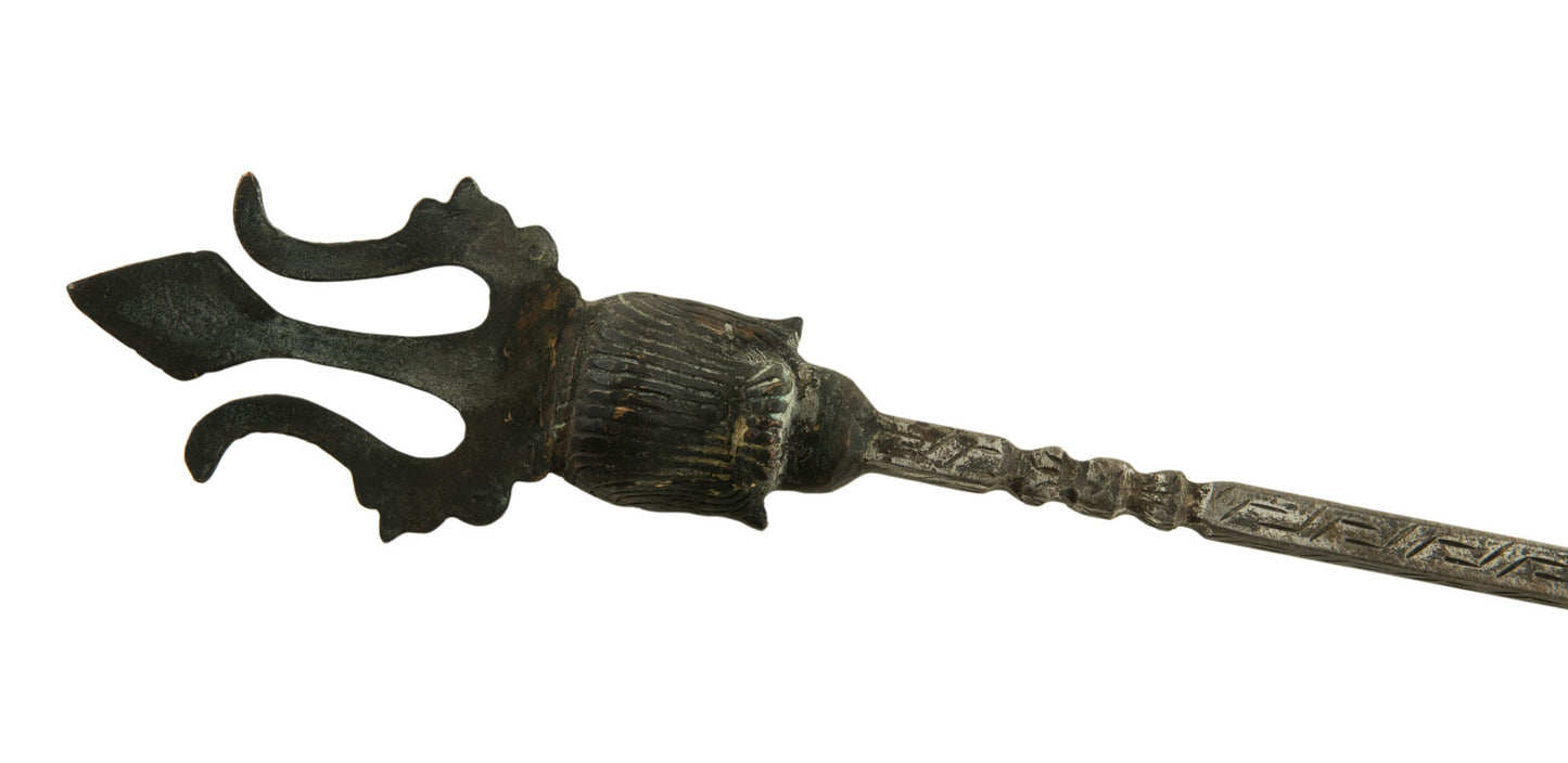 Ancien Khatvanga Tibétain à Tête de Mort – Trident de Rituel Bouddhiste en Métal