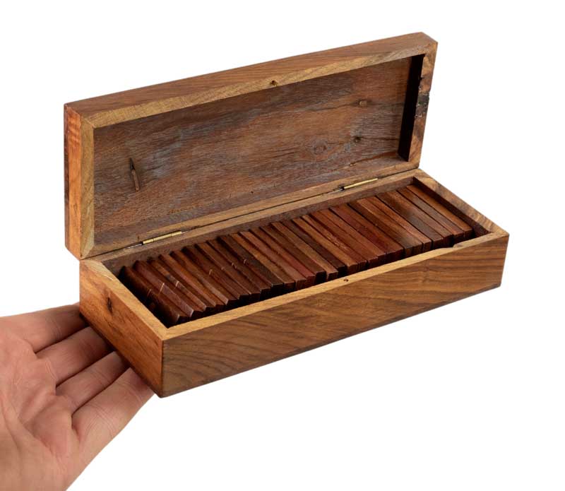 Boîte de Dominos en Bois et Laiton – Coffret Artisanal Indien 20,4 cm