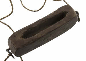 Ancienne Faucille Serpe Tibétaine Avec Étui en Bois – Outil Agricole de l’Himalaya