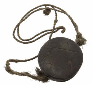 Ancienne Faucille Serpe Tibétaine en Fer et Bois – Outil Agricole de l’Himalaya