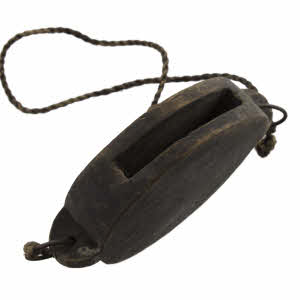 Ancienne Faucille Serpe Tibétaine Avec Étui en Bois – Outil Agricole de l’Himalaya