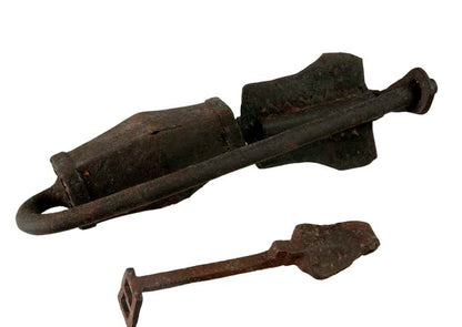 Ancien Cadenas Traditionnel En Fer Forgé – Artisanat Du Népal Et De L'Inde