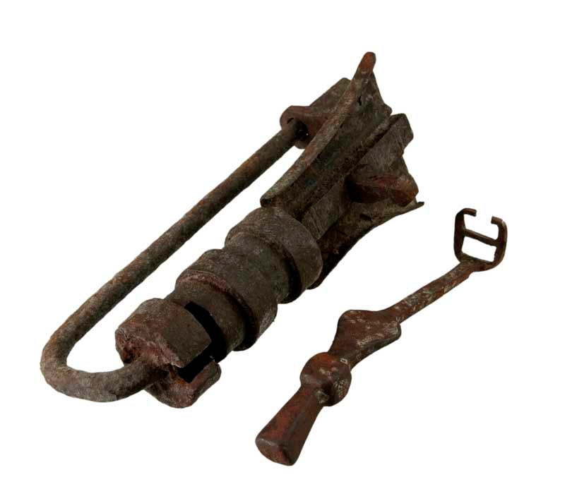 Ancien Cadenas Traditionnel En Fer Forgé – Artisanat Du Népal Et De L'Inde