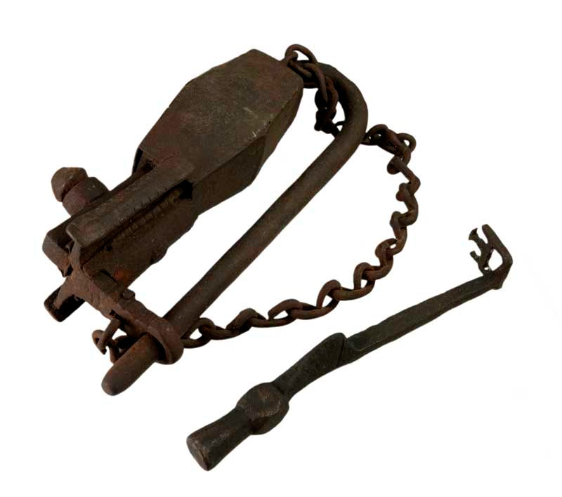 Ancien Cadenas Traditionnel En Fer Forgé – Artisanat Du Népal Et De L'Inde