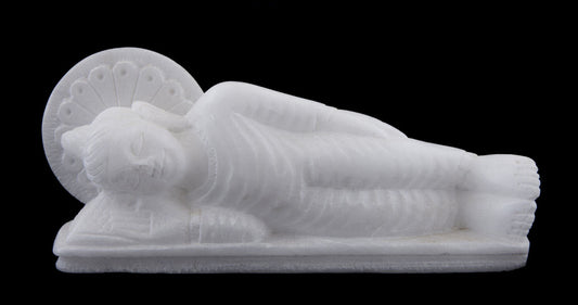 Statue Bouddha Nirvana en marbre blanc – Sculpture artisanale indienne symbole de sérénité