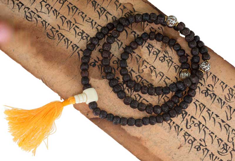 Rudraksha Mala Tibétain En Graines De Rudraksha Et Perles Coquillage – Collier Chapelet Artisanal