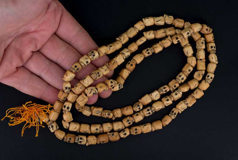 Chapelet Mala Tibétain Têtes De Mort En Os De Yak Recyclé – 108 Perles Sculptées