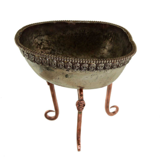 Grand Kapala Tibétain en Cuivre Argenté avec Support – Coupe Crânienne de Rituel Tantrique