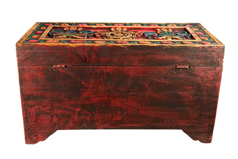 Coffre tibétain extra large en bois sculpté et peint – artisanat bouddhiste du Népal