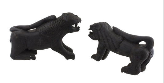 Couple de Lions Gardiens du Temple – Sculptures Antiques Boudhistes du Népal