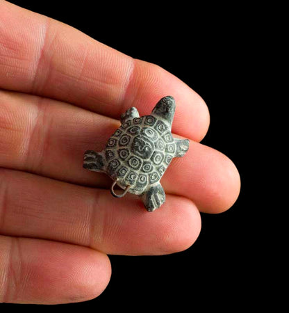 Pendentif Tortue En Céramique – Bijou Ethnique De Bolivie