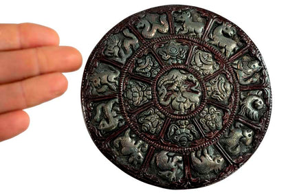 Mandala Calendrier Tibétain en Aluminium – Décoration Murale Bouddhiste du Népal