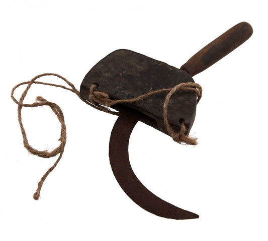Ancienne Faucille Serpe Tibétaine en Fer et Bois – Outil Agricole de l’Himalaya