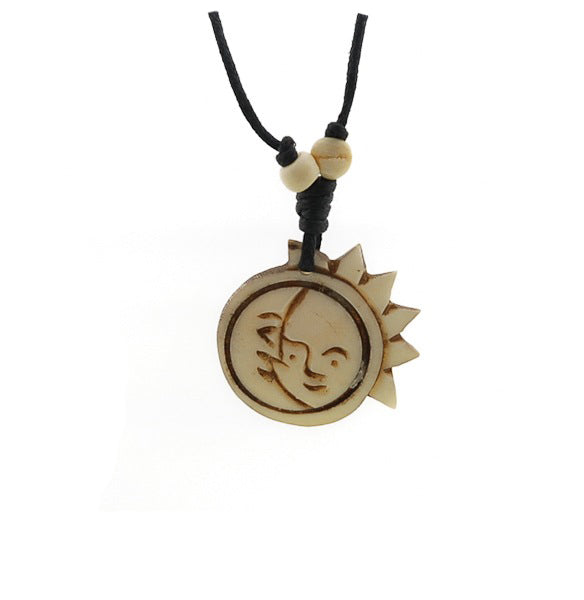 Collier Pendentif Tibétain Lune et Soleil en Os de Yak