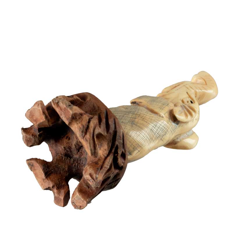 Netsuke Éléphant en Os de Bovin – Trompe Levée, Artisanat Chinois