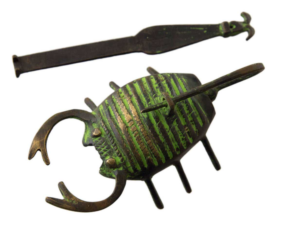 Cadenas Décoratif En Forme De Scorpion En Laiton – Artisanat Du Népal