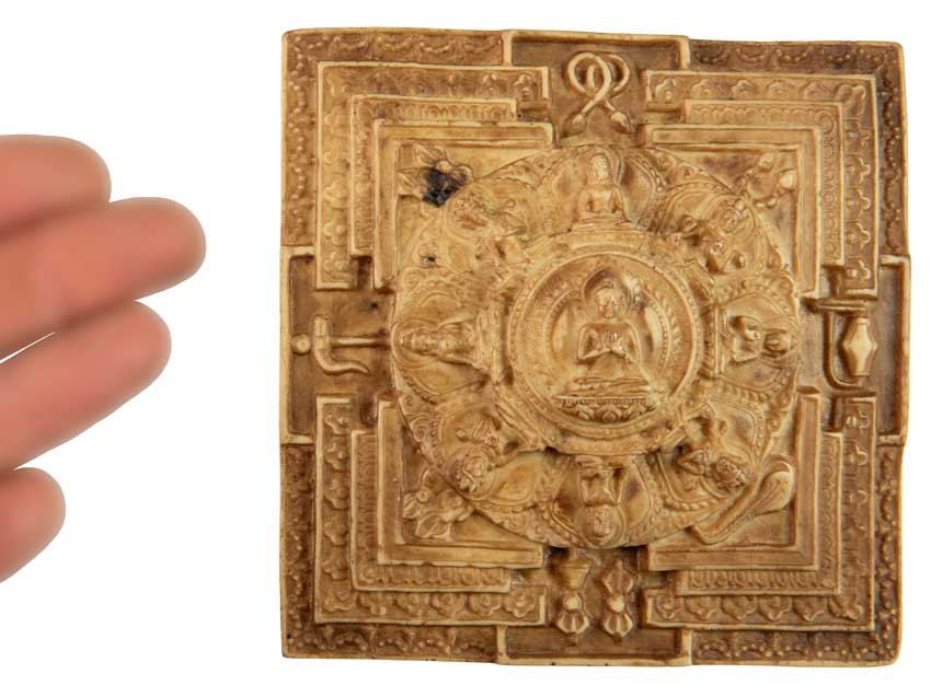 Mandala Bouddha Tibétain En Résine Beige – Symbole D’Équilibre Et D’Harmonie