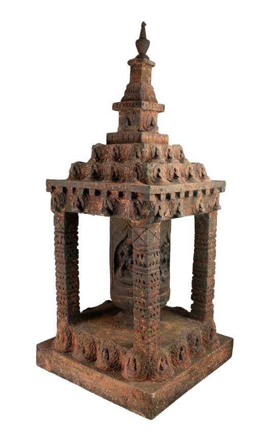 Moulin à prières népalais sur socle en bois – Grand modèle artisanal avec Bouddhas sculptés