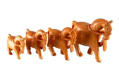 Figurines Chevaux Gigognes en Bois – Lot de 4 – Artisanat Indien